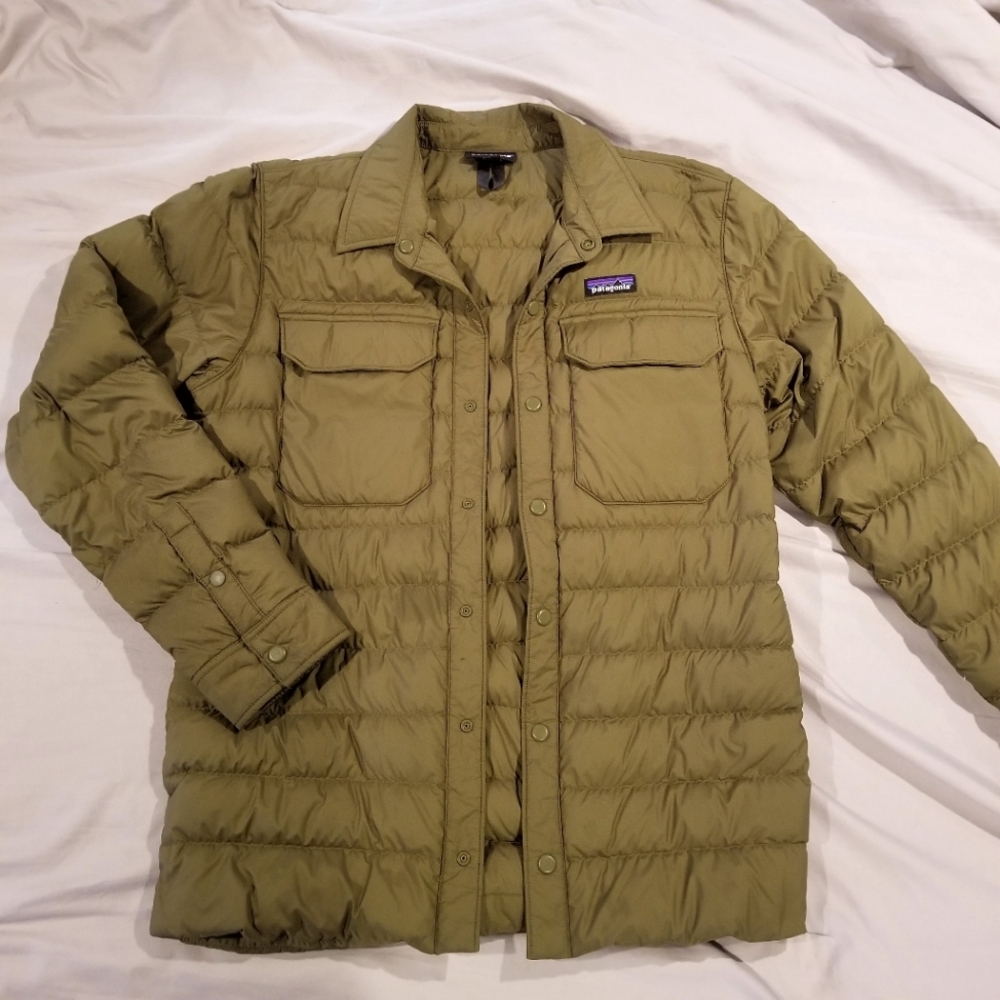 Men's Patagonia Silent Down Shirt Jacket, size M